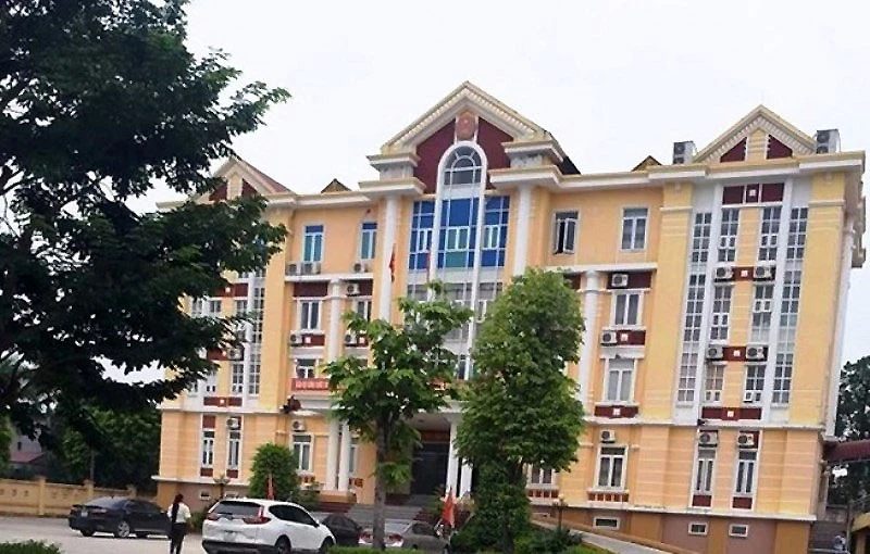 Đơn nguyên công sở UBND huyện Hậu Lộc.