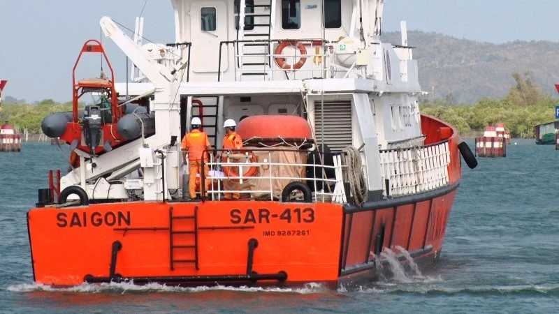 Ngay sau khi có thông tin tàu cá BT 93998 TS gặp nạn, Vungtau MRCC đã điều tàu SAR 413 ra hiện trường tìm kiếm bảy ngư dân gặp nạn.