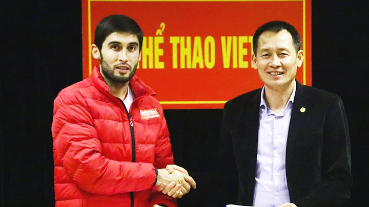 CLB Viettel ký hợp đồng với cầu thủ người Uzberkistan - Jakhongir Abdumuminov