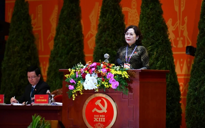 Thống đốc Ngân hàng Nhà nước Việt Nam Nguyễn Thị Hồng trình bày tham luận. 