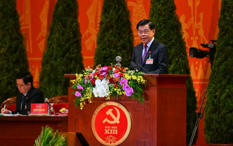 Phó Trưởng Ban Dân vận Trung ương Nguyễn Hồng Lĩnh phát biểu tham luận.