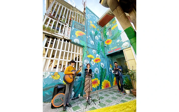 Triển lãm nghệ thuật của dự án Phố bên đồi năm 2017 làm ấm lại không gian biệt thự số 17 Lê Hồng Phong, Đà Lạt.