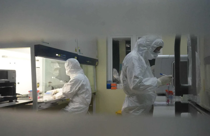 Phát hiện người đầu tiên nhiễm biến chủng SARS-CoV-2 ở Nam Phi tại Việt Nam