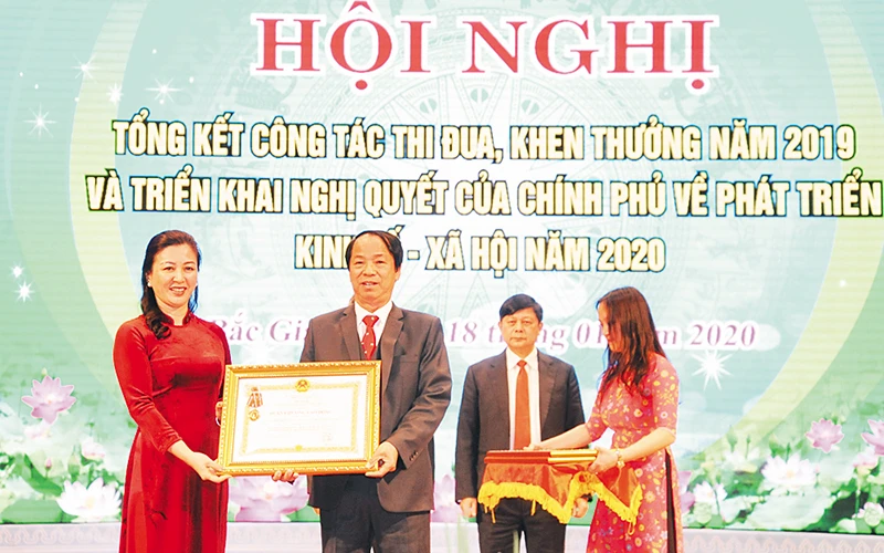 Ông Ngô Văn Sơn, đại diện công ty nhận Huân chương Lao động hạng nhất năm 2019. 
