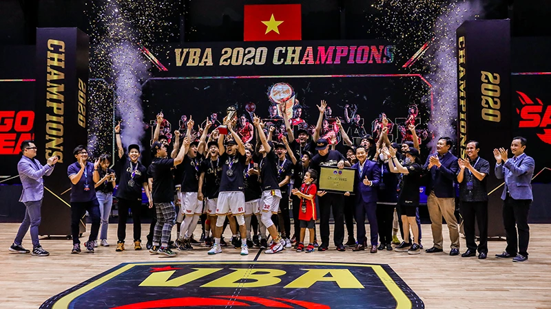 CLB Saigon Heat ăn mừng chức vô địch VBA 2020.