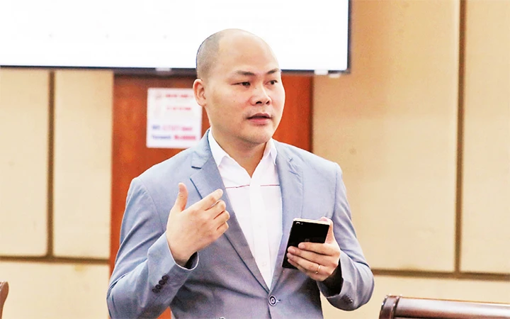 Ông Nguyễn Tử Quảng trong buổi lễ chính thức ra mắt ứng dụng Bluezone.