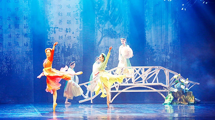 Vở ballet Kiều do biên đạo múa Tuyết Minh xây dựng, gây tiếng vang trong năm 2020.