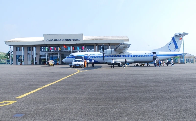 Sân bay PleiKu, nơi bệnh nhân D. khởi hành về Hà Nội, ngày 29-1, ngay trong ngày 7-2, toàn bộ cán bộ, nhân viên đã được tổ chức lấy mẫu xét nghiệm.