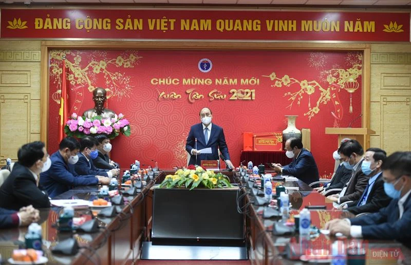 Thủ tướng Nguyễn Xuân Phúc thăm và làm việc với Bộ Y tế