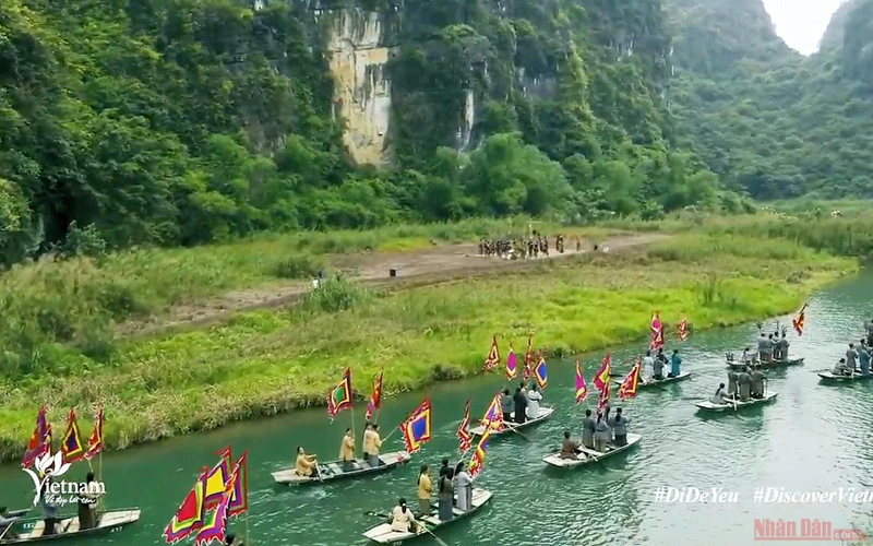 Một đoạn hình ảnh lễ hội đặc trưng trong clip "Việt Nam-Điểm đến Văn hóa và Ẩm thực" (Ảnh chụp màn hình)