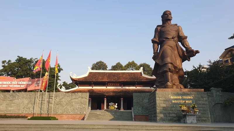 Tượng đài vua Quang Trung tại Di tích quốc gia đặc biệt Gò Đống Đa (quận Đống Đa, Hà Nội).