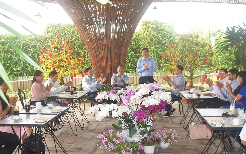 Buổi cà-phê cùng doanh nghiệp của lãnh đạo tỉnh Đồng Tháp tại Khu công nghiệp Sa Đéc.
