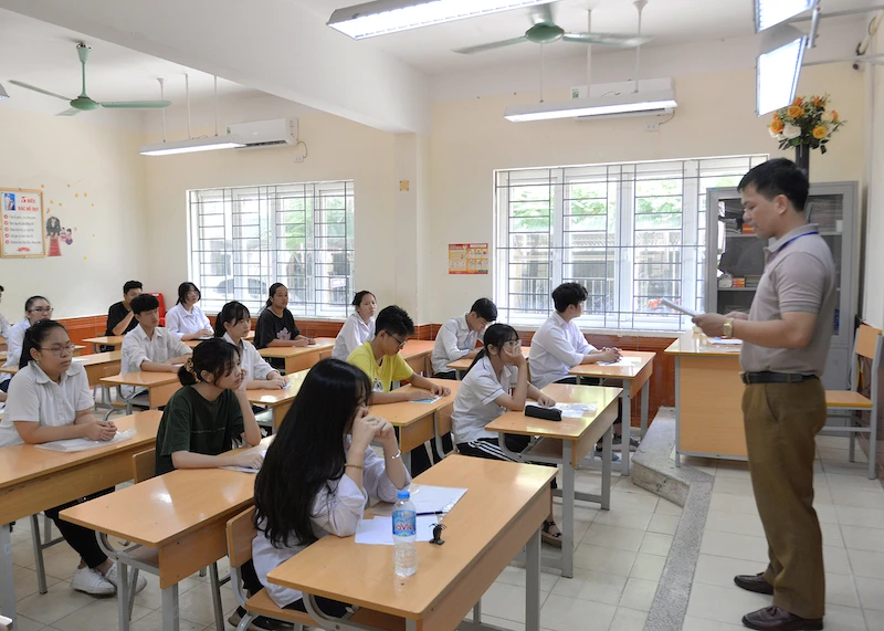 Tại kỳ thi vào lớp 10 của Hà Nội năm học 2019-2020 (Ảnh: THUỶ NGUYÊN)