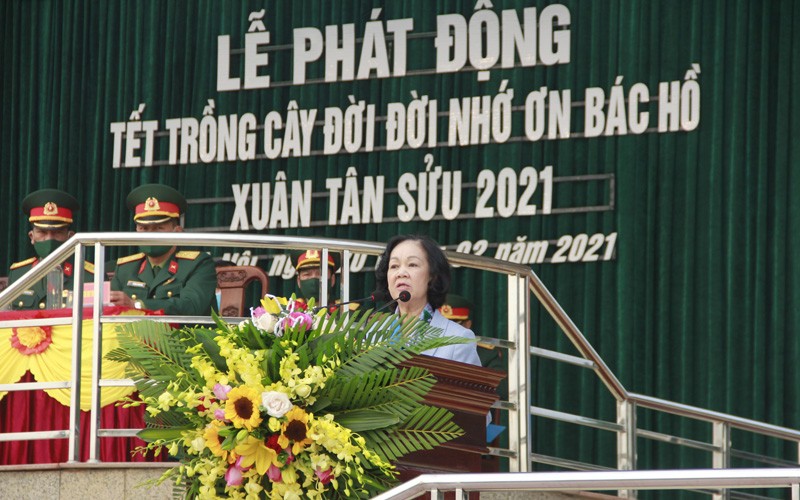 Đồng chí Trương Thị Mai, Ủy viên Bộ Chính trị, Trưởng Ban Dân vận T.Ư phát biểu ý kiến tại buổi lễ. 