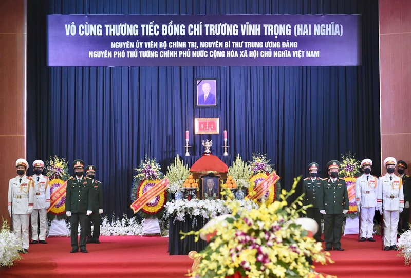 Lễ viếng nguyên Phó Thủ tướng Trương Vĩnh Trọng tại Hội trường UBND tỉnh Bến Tre. (Ảnh: QUANG HIẾU)
