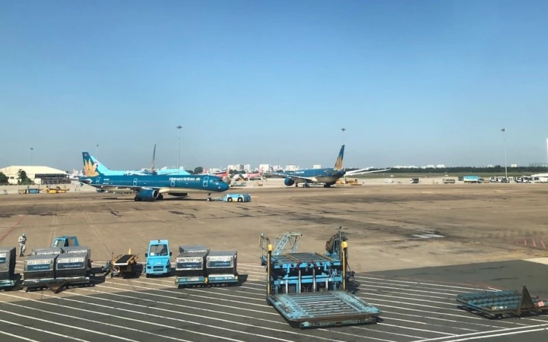 Sân bay Tân Sơn Nhất.