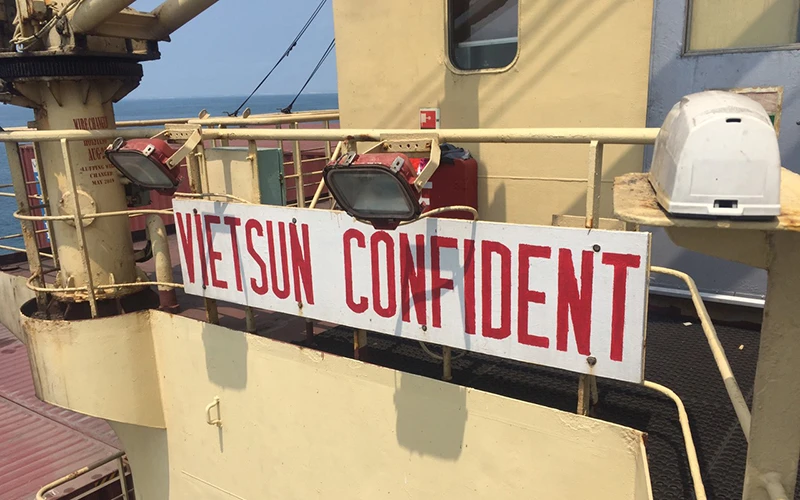 Tàu hàng VIETSUN CONFIDENT chở hơn 6.700 tấn hàng hành trình từ TP Hồ Chí Minh đi Nghệ An