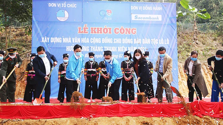 Khởi công xây dựng Nhà văn hóa cho đồng bào dân tộc Lô Lô tại huyện Bảo Lạc (Cao Bằng).