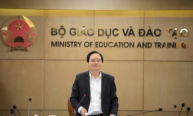Bộ trưởng GD-ĐT Phùng Xuân Nhạ tại cuộc họp Ban chỉ đạo phòng, chống dịch Covid-19 của Bộ GD-ĐT (Ảnh: Bộ GD-ĐT)