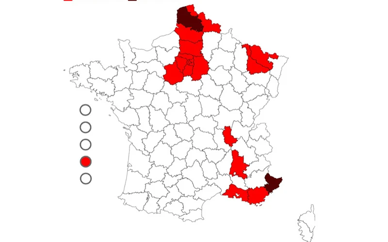 Biểu đồ tình hình dịch bệnh ở Pháp: Màu đỏ là nơi đang được giám sát chặt chẽ. Màu đỏ sẫm là nơi đang bị áp đặt hạn chế tối đa, gồm lệnh phong tỏa vào cuối tuần. 