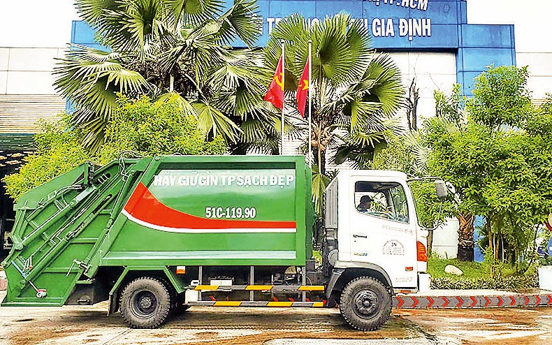 Công ty TNHH một thành viên Môi trường đô thị TP Hồ Chí Minh chú trọng đầu tư thiết bị vận chuyển, thu gom rác hiện đại, thân thiện môi trường. (Ảnh tư liệu của công ty).