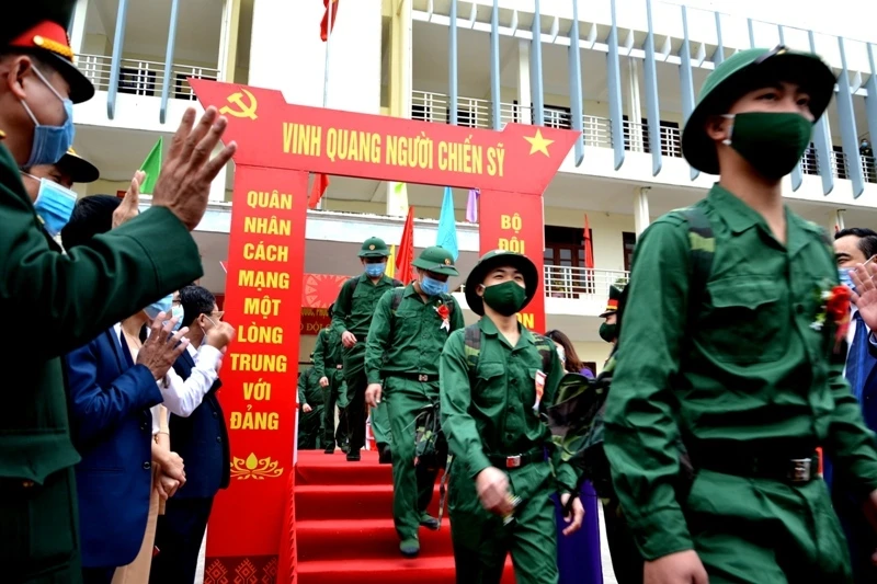 Lễ giao, nhận quân ở Ban Chỉ huy quân sự thành phố Lào Cai.