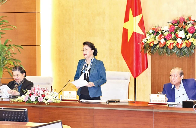 Chủ tịch QH Nguyễn Thị Kim Ngân phát biểu tại phiên họp. Ảnh: TRỌNG ĐỨC (TTXVN)