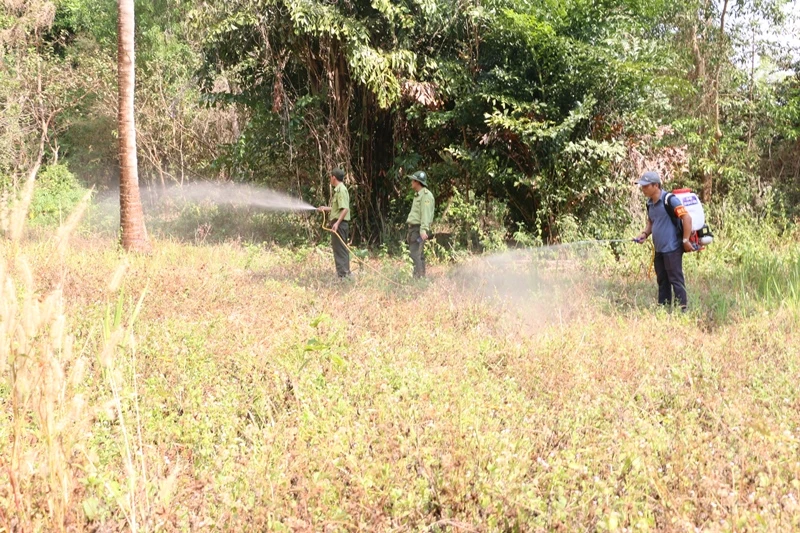 Nhiều khu vực đồi núi thuộc huyện Tri Tôn có nguy cơ xảy ra cháy rừng.