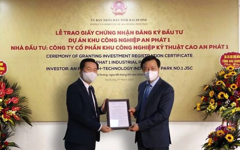 Lãnh đạo tỉnh Hải Dương trao Chứng nhận đầu tư dự án KCN An Phát 1