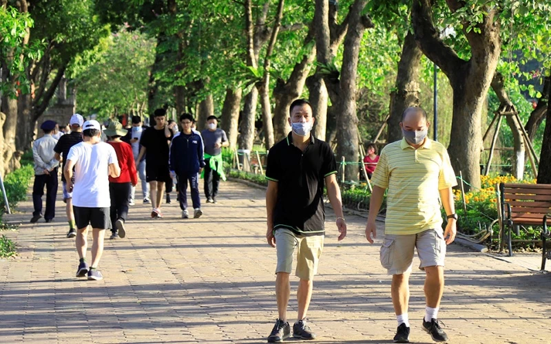Phố đi bộ quanh hồ Hoàn Kiếm sẽ hoạt động trở lại từ cuối tuần này.