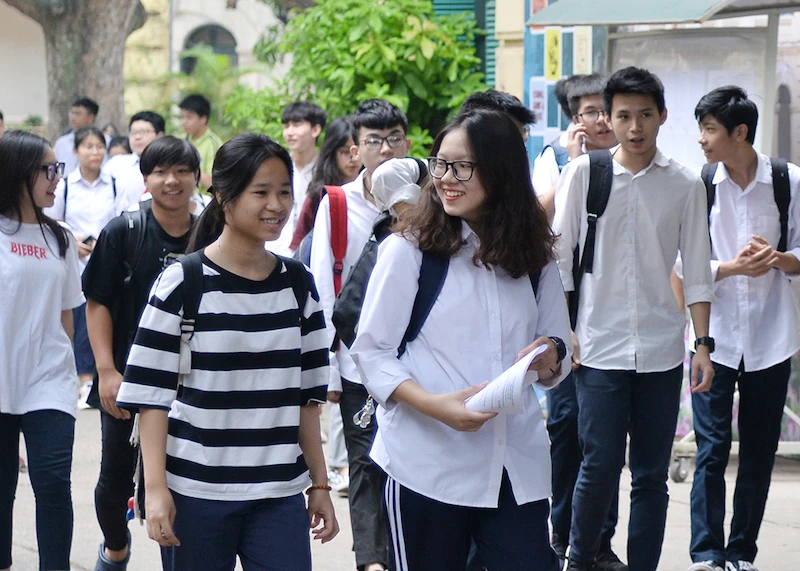 Thí sinh kỳ thi vào lớp 10 của Hà Nội năm học 2020-2021 (Ảnh: THUỶ NGUYÊN)