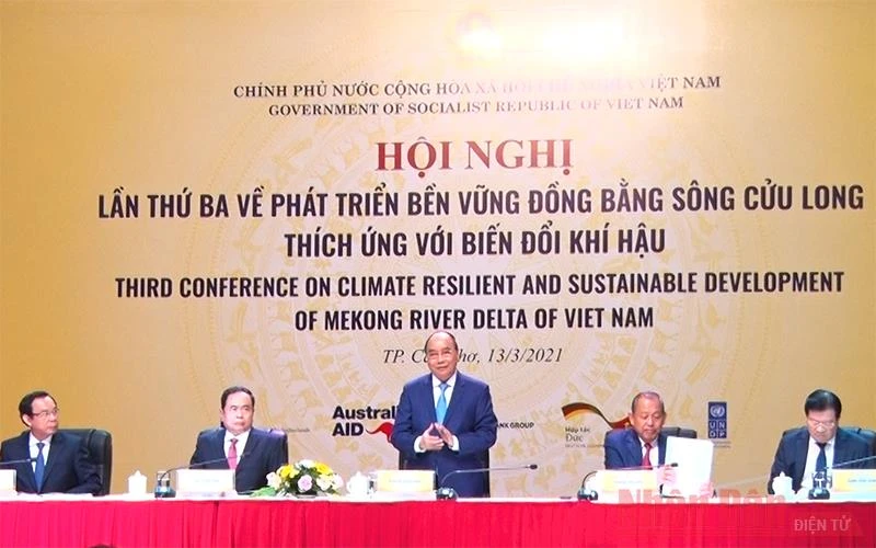 Thủ tướng Chính phủ Nguyễn Xuân Phúc chủ trì Hội nghị.