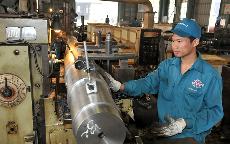 Chế tạo thiết bị cơ khí tại Công ty cổ phần LILAMA 69-3 (Hải Dương).