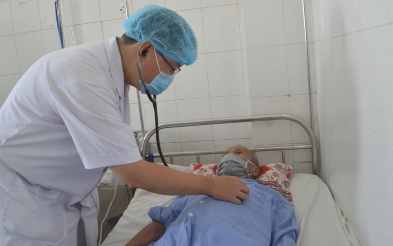 Bệnh nhân N.V.T., 101 ở tỉnh Hậu Giang được cứu nhờ kỹ thuật ít xâm lấn tại BVĐKTW Cần Thơ.