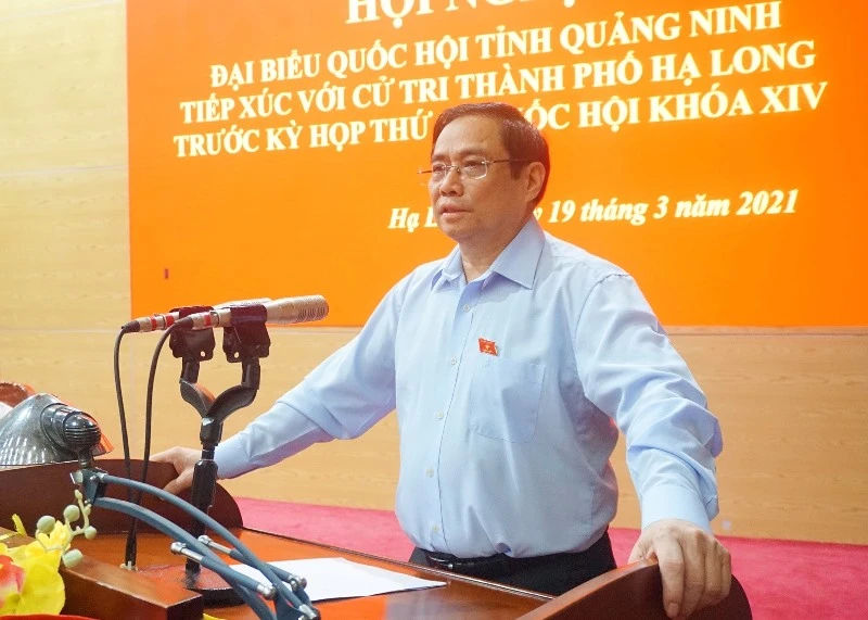 Đồng chí Phạm Minh Chính tiếp xúc cử tri tỉnh Quảng Ninh