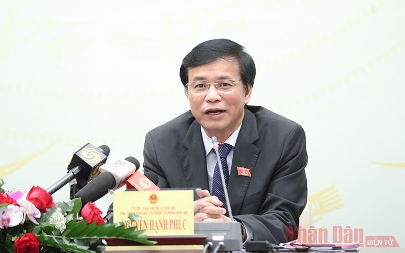 Tổng Thư ký Quốc hội Nguyễn Hạnh Phúc phát biểu tại họp báo sáng 23-3. Ảnh: Nhật Bắc