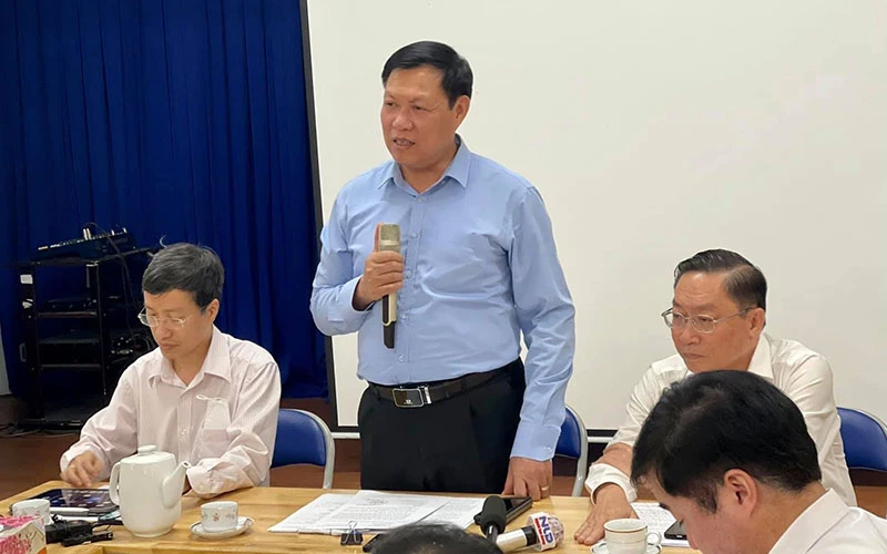 Thứ trưởng Y tế Đỗ Xuân Tuyên phát biểu tại buổi kiểm tra.