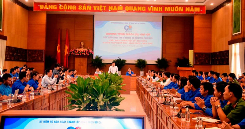 Ủy viên T.Ư Đảng, Bí thư Tỉnh ủy Đồng Tháp Lê Quốc Phong phát biểu tại tọa đàm. 