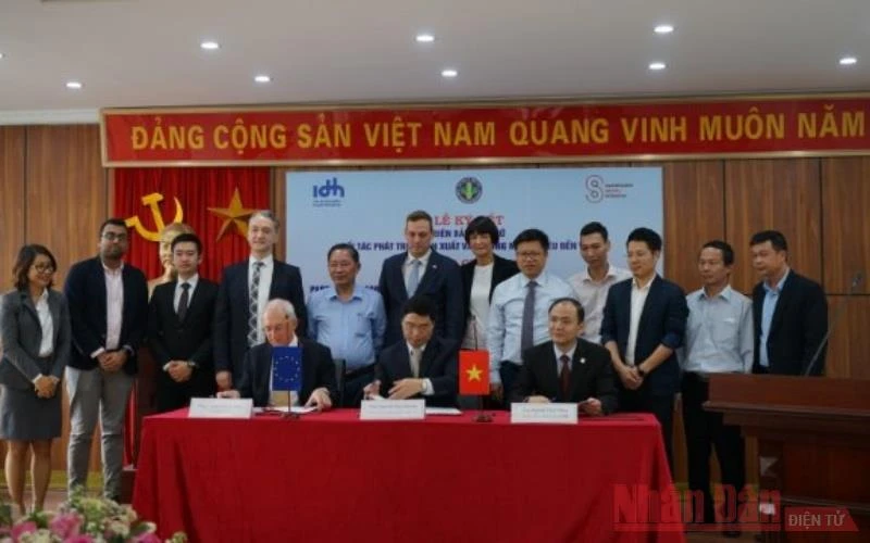 Ký kết Biên bản ghi nhớ về việc cùng nhau hợp tác nhằm thúc đẩy sản xuất và thương mại hồ tiêu bền vững tại Việt Nam giai đoạn 2021 - 2025.