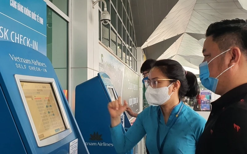 Kiosk check-in tại sân bay Vinh. (Ảnh: Hãng hàng không Vietnam Airlines cung cấp)