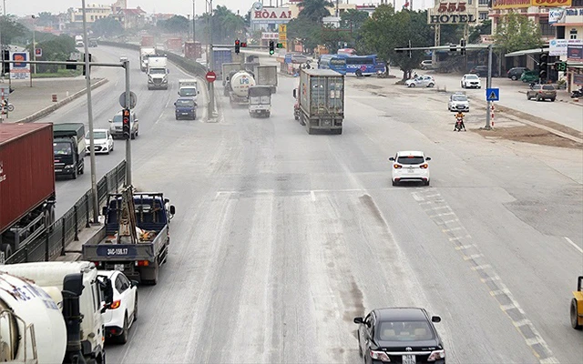 Vi phạm xe quá tải trên quốc lộ 5 giảm mạnh sau khi lắp đặt cân kiểm tra tải trọng xe tự động. (Ảnh: Tổng cục Đường bộ Việt Nam)