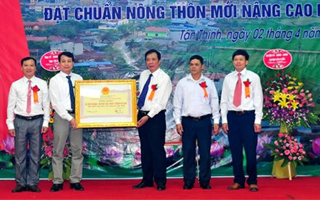 Xã đầu tiên của huyện vùng cao Văn Chấn đạt chuẩn nông thôn mới nâng cao
