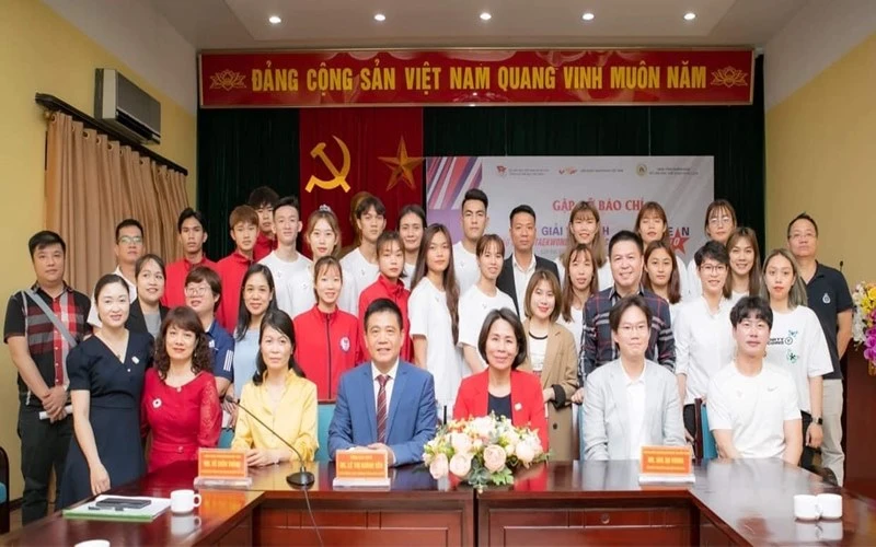 Các thành viên đội tuyển Taekwondo Việt Nam tham gia quảng bá cho Cúp Đại sứ Hàn Quốc 2021.