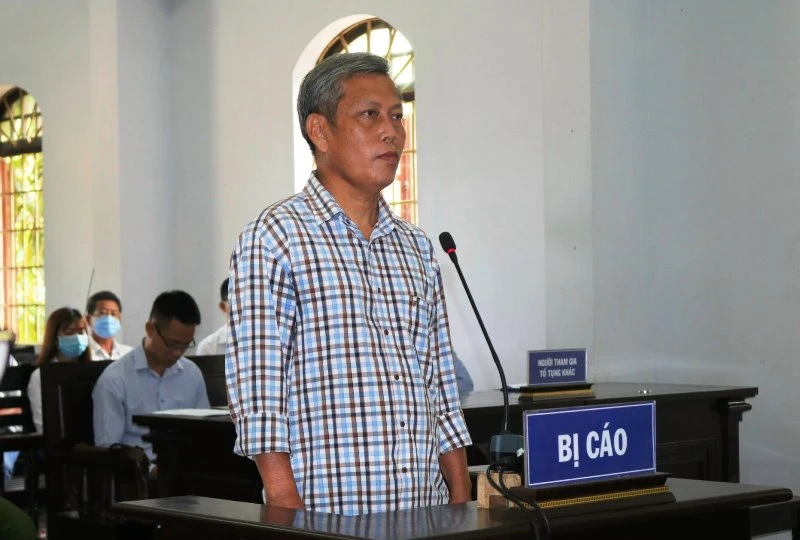 Bị cáo Trịnh Sướng, kẻ cầm đầu đường dây sản xuất và buôn bán xăng giả tại phiên tòa.