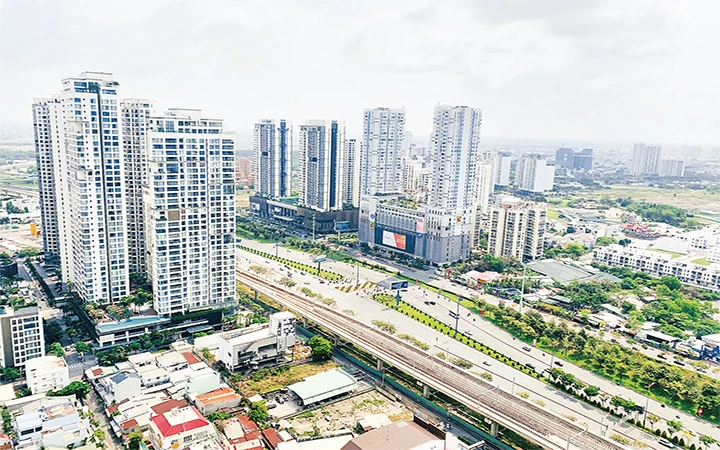 Thị trường bất động sản TP Hồ Chí Minh từng bước được tháo gỡ khó khăn. Trong ảnh: Các dự án nhà ở tại TP Thủ Đức.