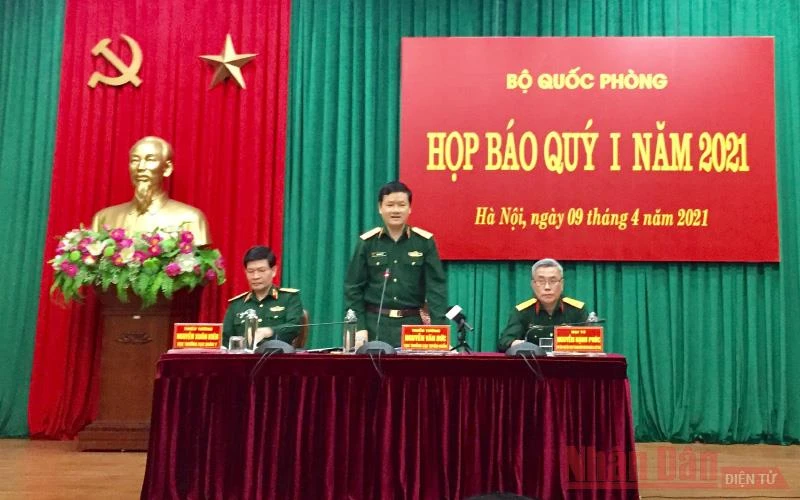 Thiếu tướng Nguyễn Văn Đức phát biểu tại buổi họp báo.