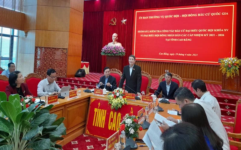 Đồng chí Nguyễn Đức Hải phát biểu ý kiến tại buổi làm việc với tỉnh Cao Bằng.