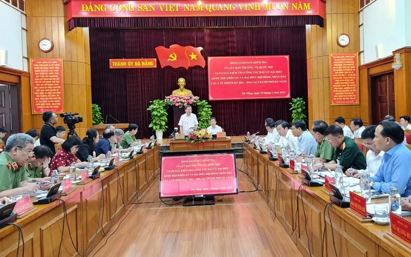 Đoàn công tác của Ủy ban Thường vụ Quốc hội làm việc với Ủy ban Bầu cử TP Đà Nẵng.