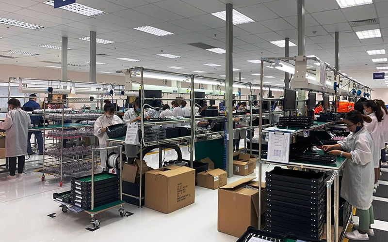 Dây chuyền sản xuất thiết bị điện tử của Công ty Key Tronic tại Khu công nghiệp Hòa Khánh.