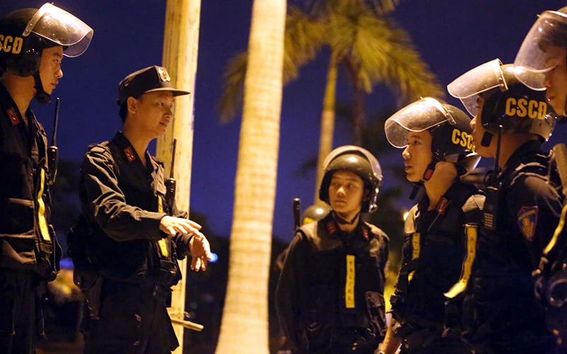 Lực lượng Cảnh sát cơ động (Công an tỉnh Quảng Ninh) tăng cường kiểm soát, bảo đảm trật tự an toàn xã hội.